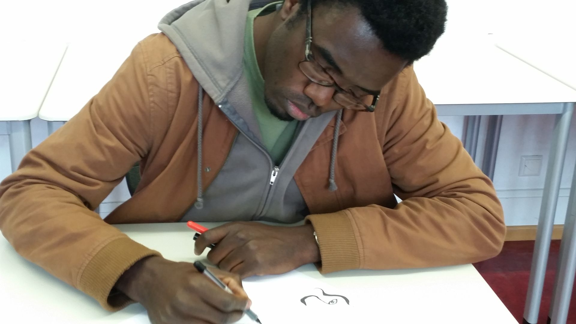 Wie man mit dem Zeichenstift auf Gewalt reagiert