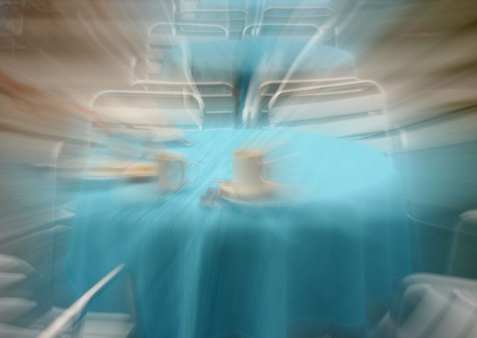 Regard par-delà les deux rives