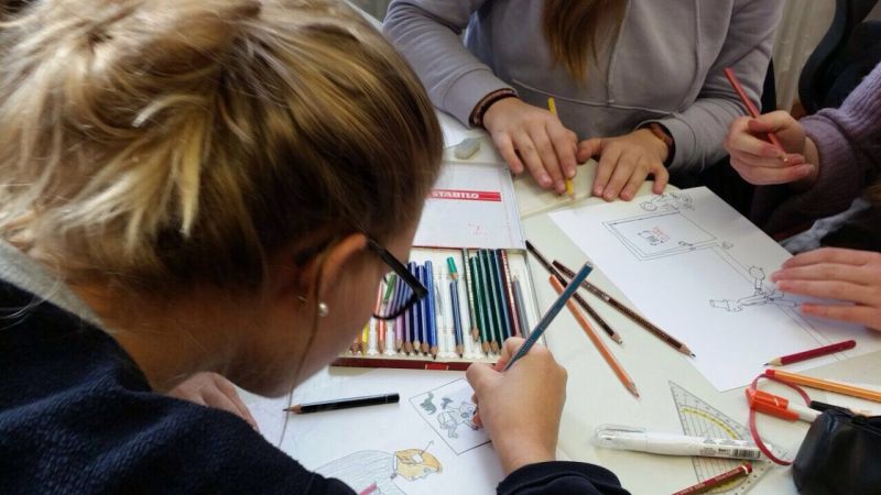 Wie man mit dem Zeichenstift auf Gewalt reagiert