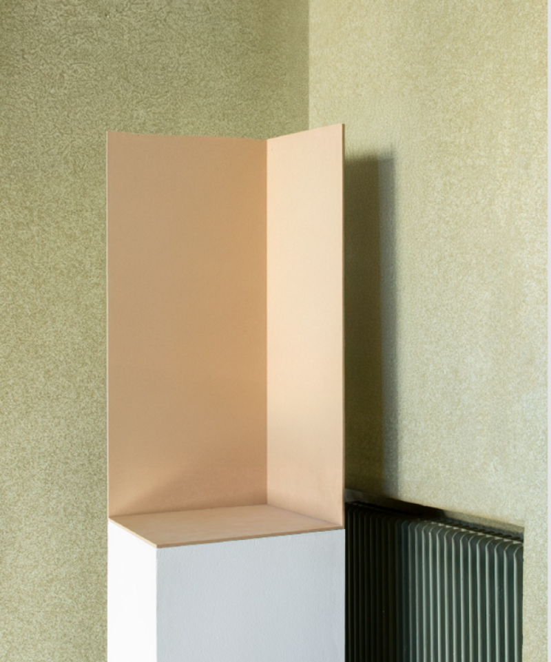 Lizzy Ellbrück: A corner, a marginal figure, a spatial ligature, a dust catcher, an edgy witness, for niche wanderers