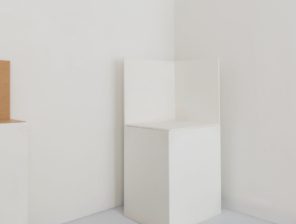 Lizzy Ellbrück: A corner, a marginal figure, a spatial ligature, a dust catcher, an edgy witness, for niche wanderers